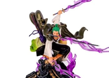 One Piece Three-Knife Fighting Skill Roof Kimono Roronoa Zoro PVC Model Figures and Animals