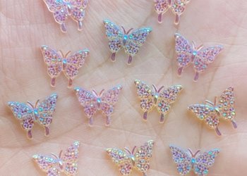 100Pcs New Cute Mini Shiny Little Butterfly Resin Jewelry Model Figures and Animals